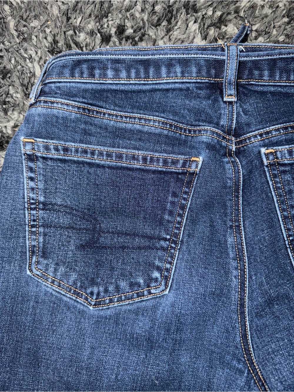 AE Stretch Barrel Jean. Size: 8 Long. - Picture 11 of 11